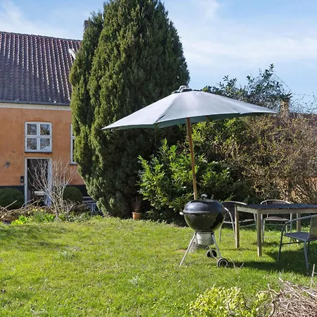 Historic In Charming Сasa de vacaciones Nysted