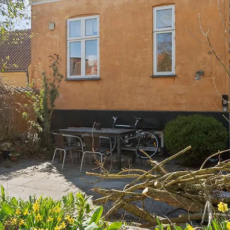 Historic In Charming Сasa de vacaciones Nysted
